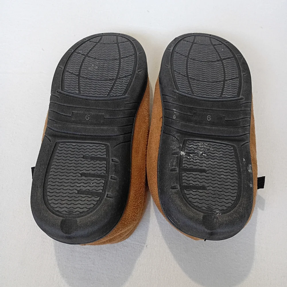 Lucky Brand Boys Tan Suede Moccasin Style Slippers Sz 6